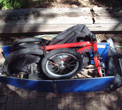 Wandertec CELLO - raised side view, panels half-unfolded