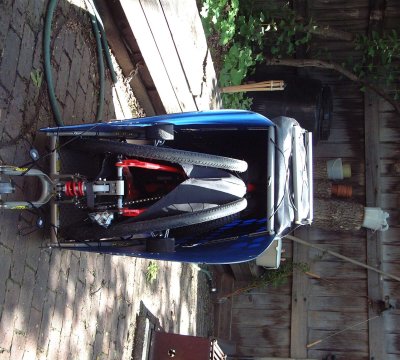 Wandertec CELLO - rear view, top cover being attached